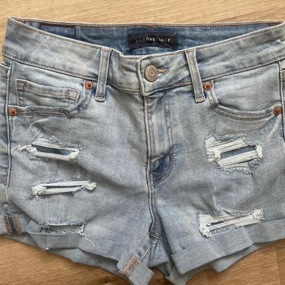 NEW Aeropostale Blue denim high rise shorts with a casual vibe size 0